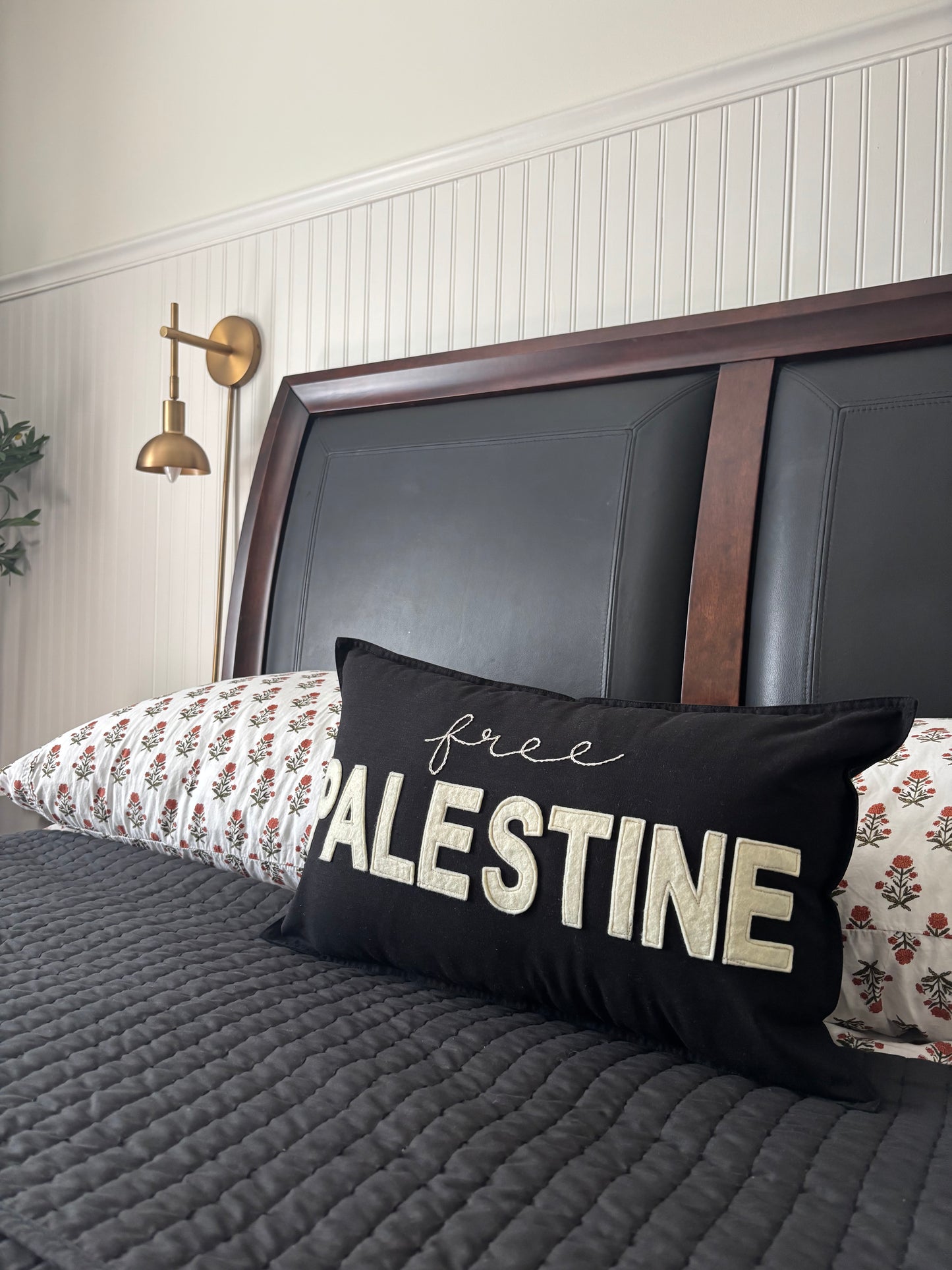 Free Palestine Throw Pillow