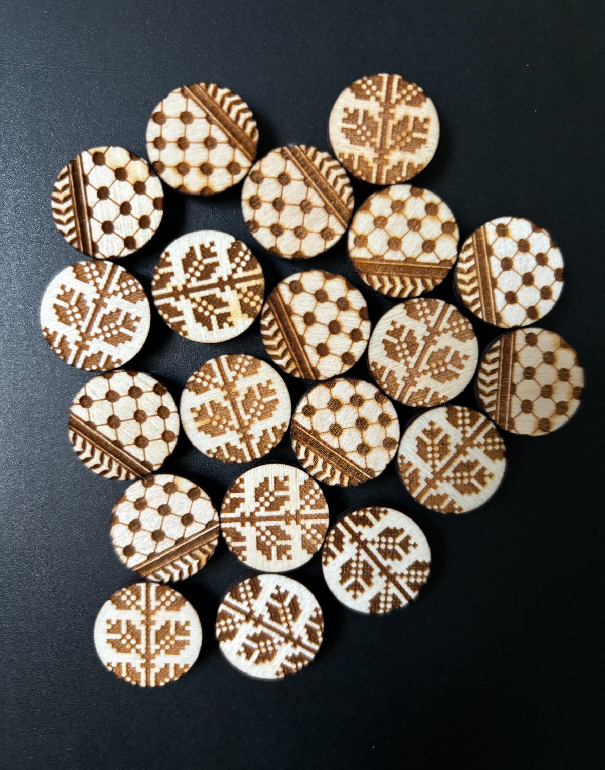 Wood Burnt Needle Minder x Mini Magnet