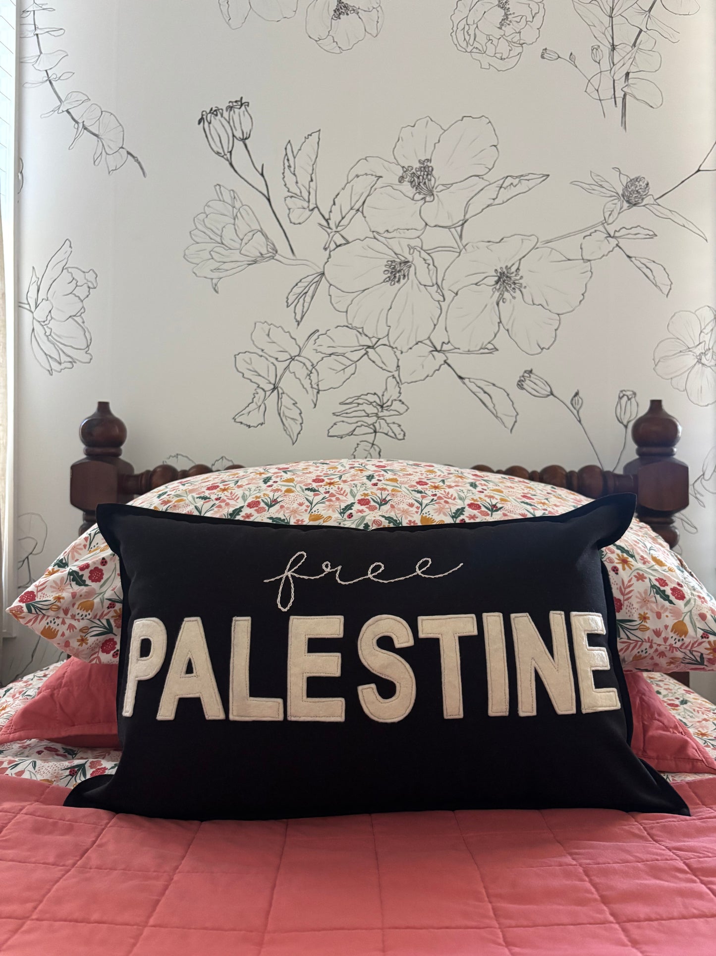 Free Palestine Throw Pillow