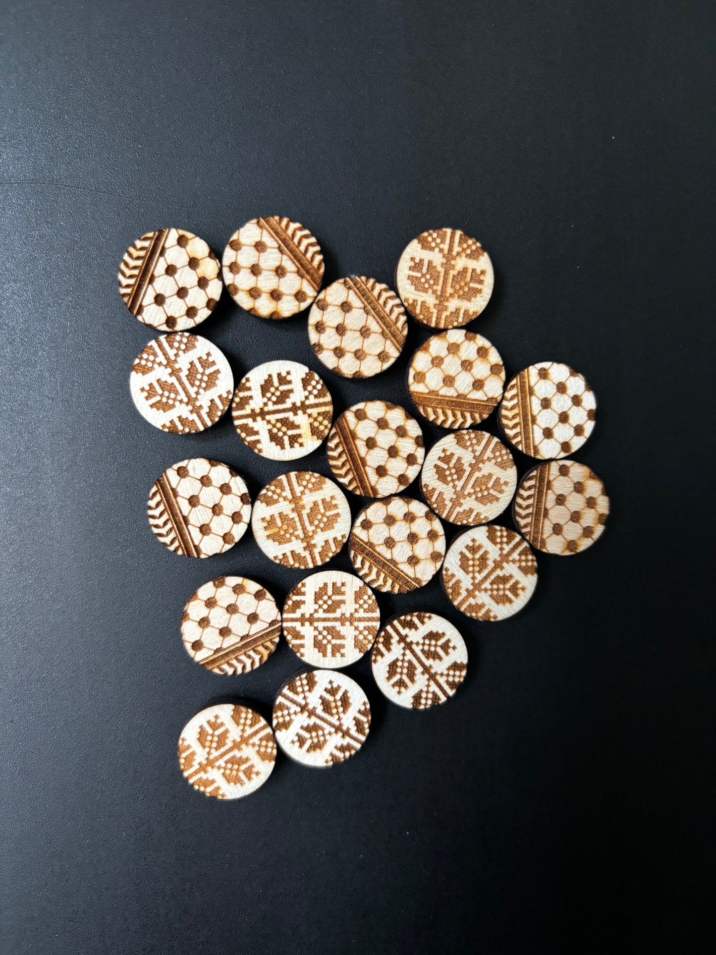 Wood Burnt Needle Minder x Mini Magnet